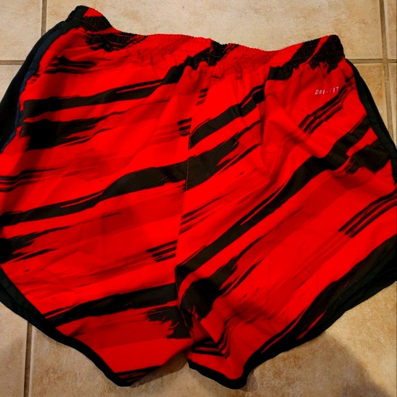 Nike Dri-FIT - Picture 2 of 3